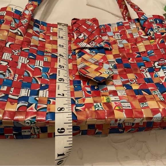 NEW/ REBAGZ HALF THE SKY DESIGNS HANDMADE IN PHILIPPINES RECYCLED JUICE BAG - Picture 11 of 16